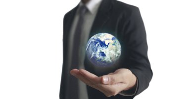 Dünya, insan elinde, gezegenimizi parıl parıl tutuyor. Dünya resmi Nasa tarafından sağlandı