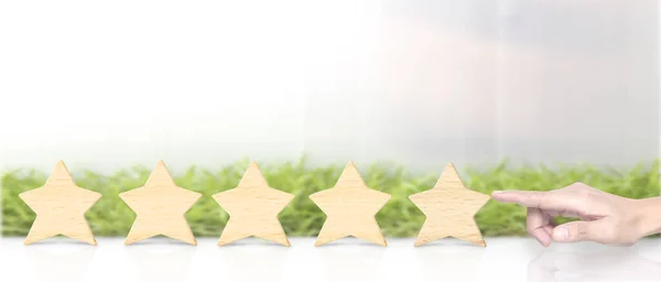 Cinco Estrelas Madeira Forma Mão Melhor Conceito Experiência Cliente Classificação — Fotografia de Stock