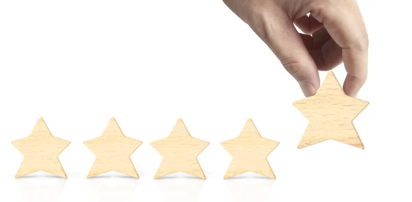 手の形をした木製の5つ星 最高のビジネスサービス評価顧客体験のコンセプト — ストック写真