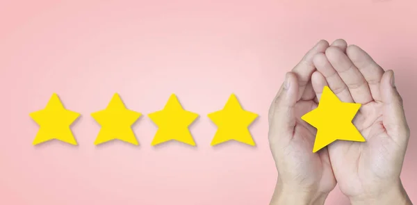 Hand Sätta Öka Fem Stjärna Shape Bästa Utmärkta Företagstjänster Rating — Stockfoto