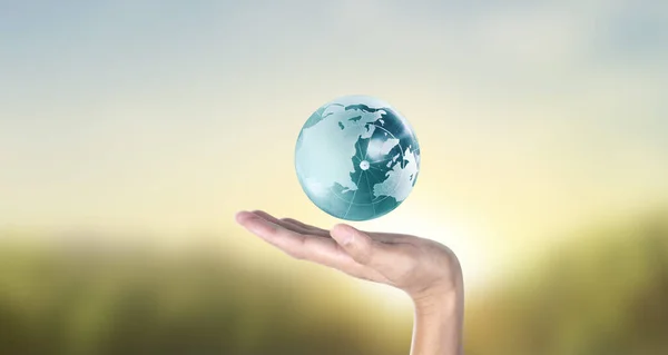 Globe Země Lidské Ruce Drží Naši Planetu Zářící Obrázek Země — Stock fotografie