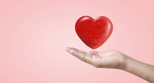 Manos Sosteniendo Corazón Rojo Salud Del Corazón Conceptos Donación — Foto de Stock