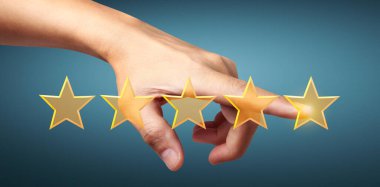 Yükselen beş yıldızın yükselen eline dokunmak. Değerlendirme ve sınıflandırma kavramını arttır