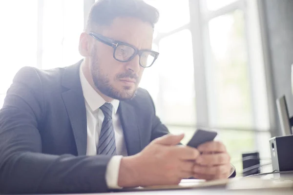 Waist Portrait Confident Bearded Entrepreneur Classical Suit Texting Colleague Smartphone — Stock Photo, Image