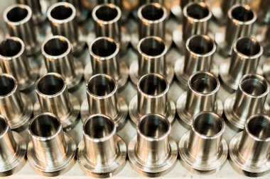 Satır Instalar yarışları taşıyan iç yüzey, yakın çekim shot beyaz