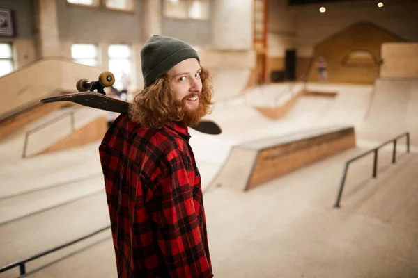 Waist Portrait Hipster Man Looking Camera Shoulder While Posing Skating — Stock Photo, Image