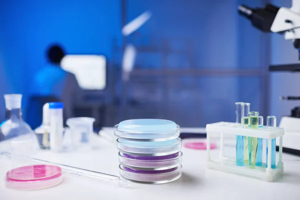 Close Assorted Glassware Test Tubes Petri Dishes Table Medical Laboratory — Stock Photo, Image