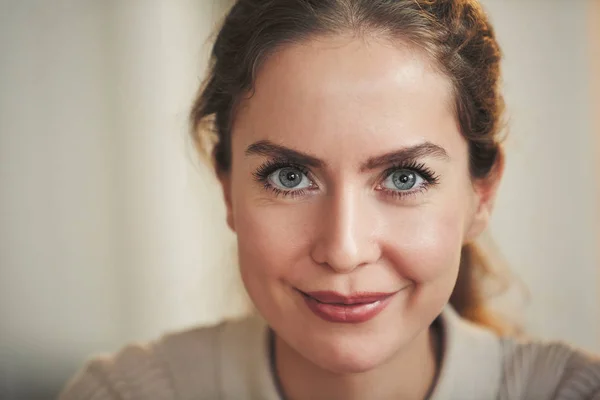 Close Portrait Beautiful Adult Woman Smiling Camera While Posing Home — Stock Photo, Image