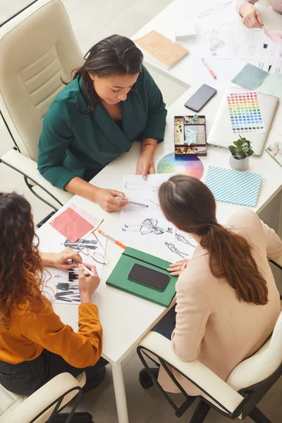 Group Ethnically Diverse Young Women Working Clothes Design Concept Together — Stock Photo, Image