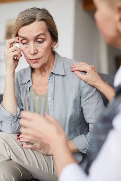 Portrait Modern Senior Woman Crying While Sharing Troubles Psychologist Therapy — Stock Photo, Image