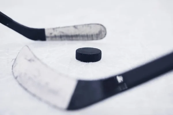 Nahaufnahme Hintergrund Von Zwei Hockeyclubs Bereit Spiel Auf Der Eisbahn — Stockfoto