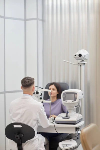 Vertical Portrait Young Woman Using Machines Vision Test Modern Opthalmology — Stock Photo, Image
