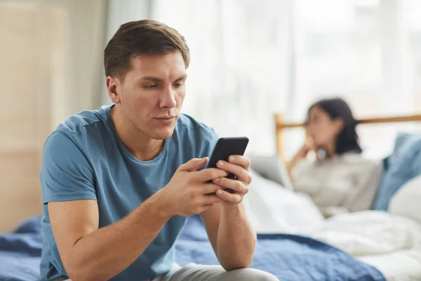 Portrait Adult Man Using Smartphone While Sitting Bed Home Wife — Stock Photo, Image