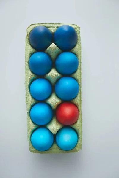 Oben Ansicht Der Blauen Ostereier Kiste Mit Rotem Akzent Minimaler — Stockfoto