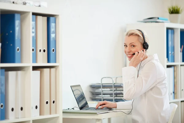 Portrait Modern Businesswoman Wearing Headset Smiling Camera While Working Home — Stock Photo, Image