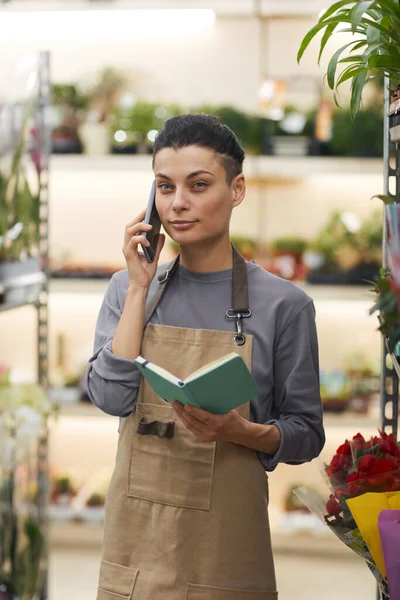 Retrato Cintura Hacia Arriba Del Exitoso Propietario Una Empresa Que — Foto de Stock