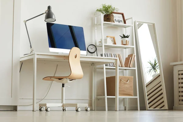 Vue Angle Bas Bureau Domicile Entièrement Blanc Avec Chaise Bois — Photo