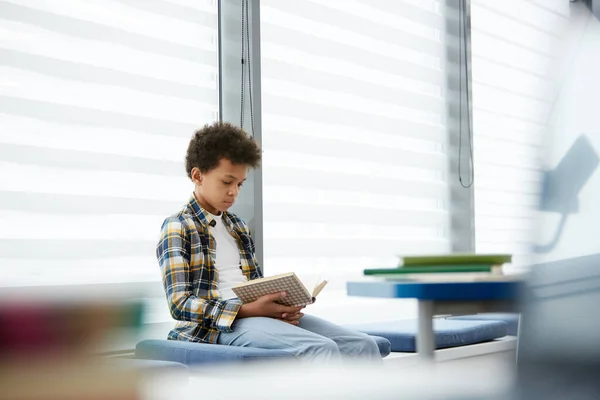 Portrait Teenage African American Boy Reading Book School While Sitting — Stock Photo, Image