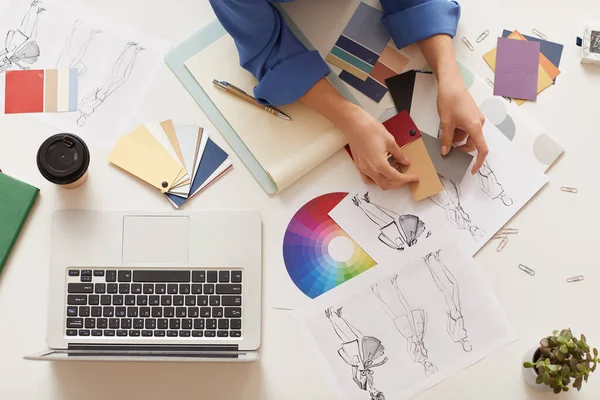 View Close Unrecognizable Woman Working Color Charts Desk Office Copy — Stock Photo, Image