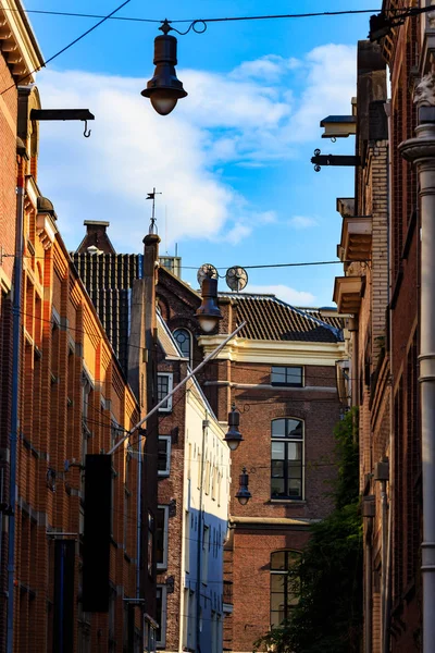 Typowy dom fasada w Amsterdam — Zdjęcie stockowe