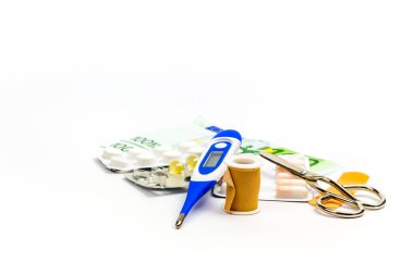 Hap ve banknot ile ilk yardım malzemeleri 