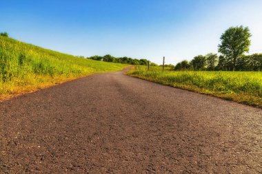 Lezbiyen kadar geniş bir yol gider
