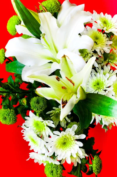 Bouquet Fiori Giglio Bianco Crisantemo Verde Arredamento Festivo Primo Piano — Foto Stock