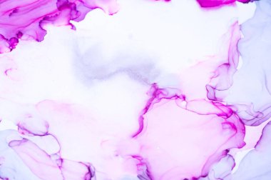 El yapımı, soyut dokuma, alkol mürekkebi. Mor ve mavinin renkli arkaplanı. Dekoratif mermer arka plan