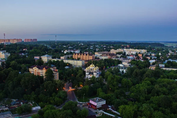 Храм на приміський місто — стокове фото