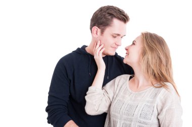 Çok birbirine bakarak ve gülümseyen Çift