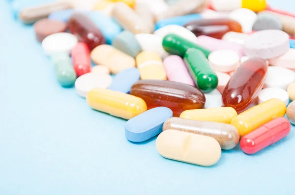 Concept de pharmacie avec médicaments en gros plan — Photo