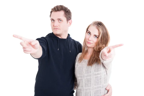 Couple posing and showing no gesture — Φωτογραφία Αρχείου