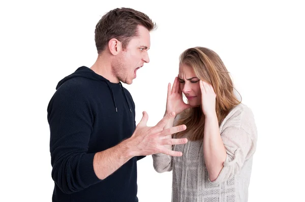 Homem gritando com sua mulher e olhando muito louco — Fotografia de Stock