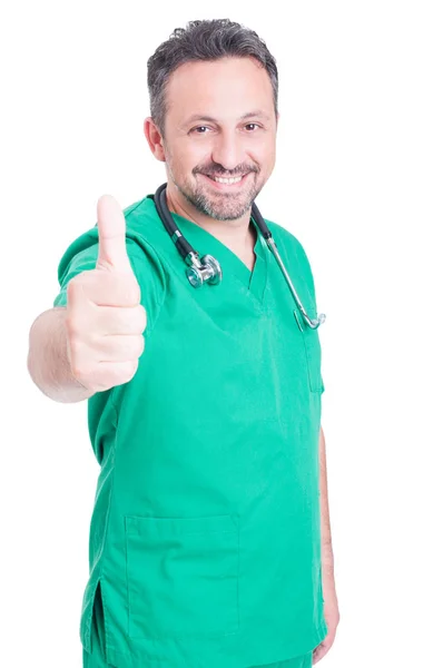 Glada manliga läkare eller sjukvårdare visar tummen u — Stockfoto