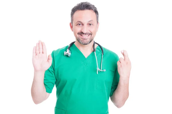 Szczęśliwy Medyk lub lekarz robi oświadczenie fałszu — Zdjęcie stockowe