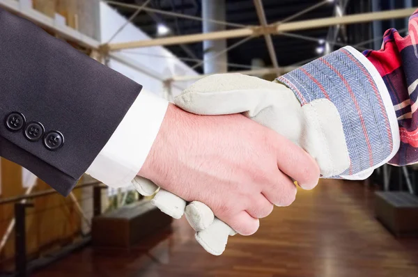 建筑师和投资者的握手 — 图库照片