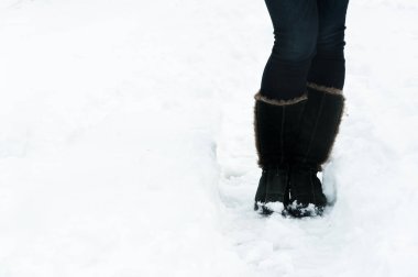 Kış çifti ayakta kar botları.