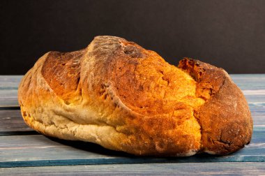 Taze pişmiş geleneksel ekmek.