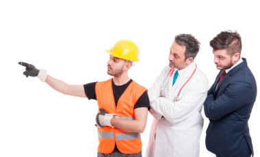 Oluşturucu ya da mühendis bir şey gösterir