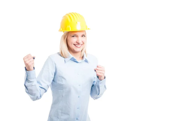 Retrato de una arquitecta sonriente haciendo un gesto de éxito —  Fotos de Stock