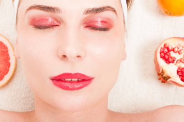 Genç erkek portresi yakın çekim