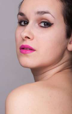 Güzel yüzünü kadınla closeup portresi