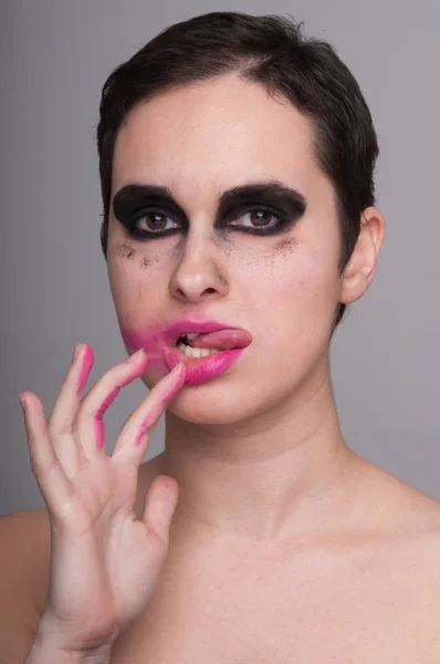 まみれて化粧でセクシーな官能的な女性 — ストック写真