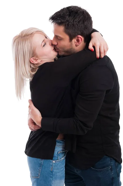 Romantikus pár csók szenvedélyesen — Stock Fotó