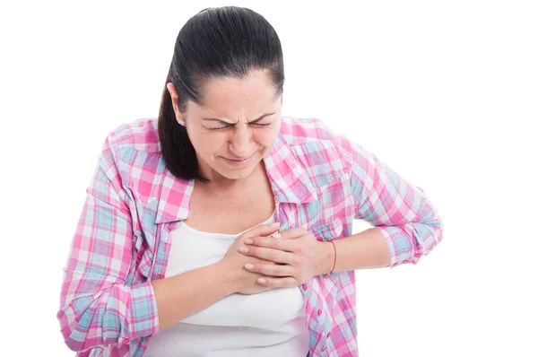 Mulher com dor forte no peito — Fotografia de Stock