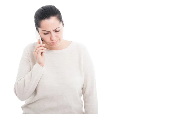 Junges Mädchen telefoniert — Stockfoto