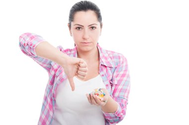 Ciddi erkek sevmemek sentetik vitamin kavramı