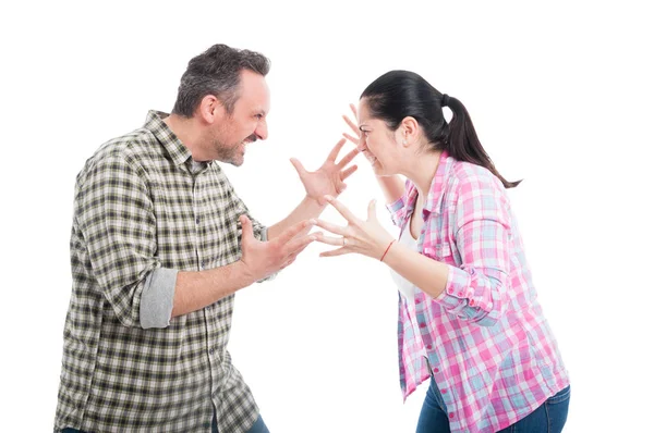 Couple en colère se battant et criant — Photo