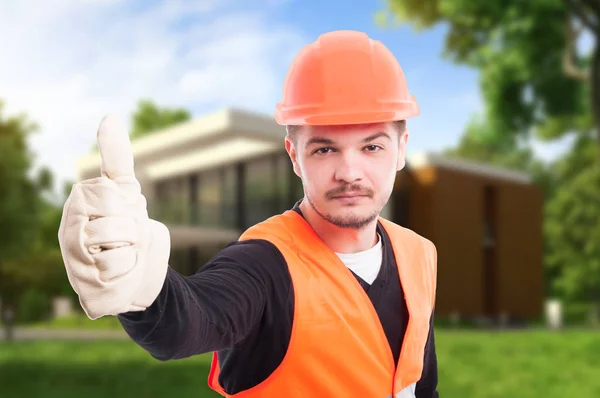 Porträt eines gut aussehenden Ingenieurs — Stockfoto