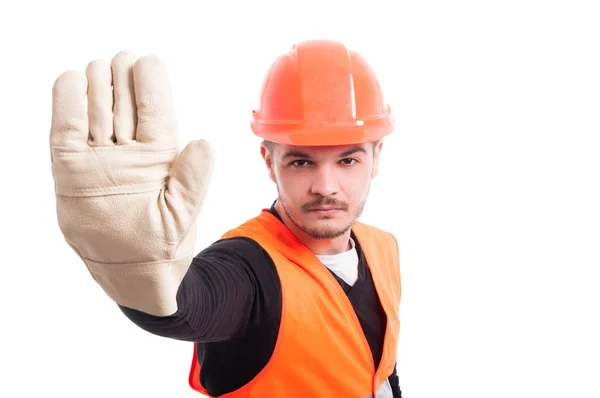Constructor masculino mostrando gesto de stop —  Fotos de Stock